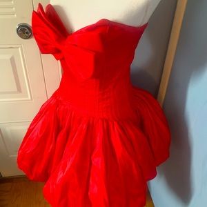 I’m Selling A La Vie Camille Red Puff Dress